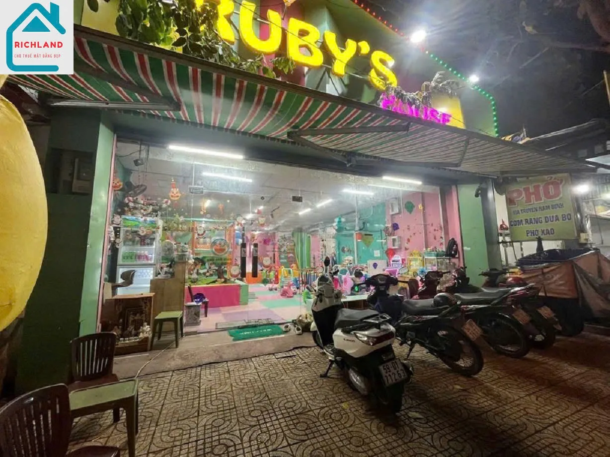 Cho thuê Nhà mặt tiền : 925 Phạm Văn Bạch, Phường 12, Quận Gò Vấp. Giá thuê : 30 triệu/tháng