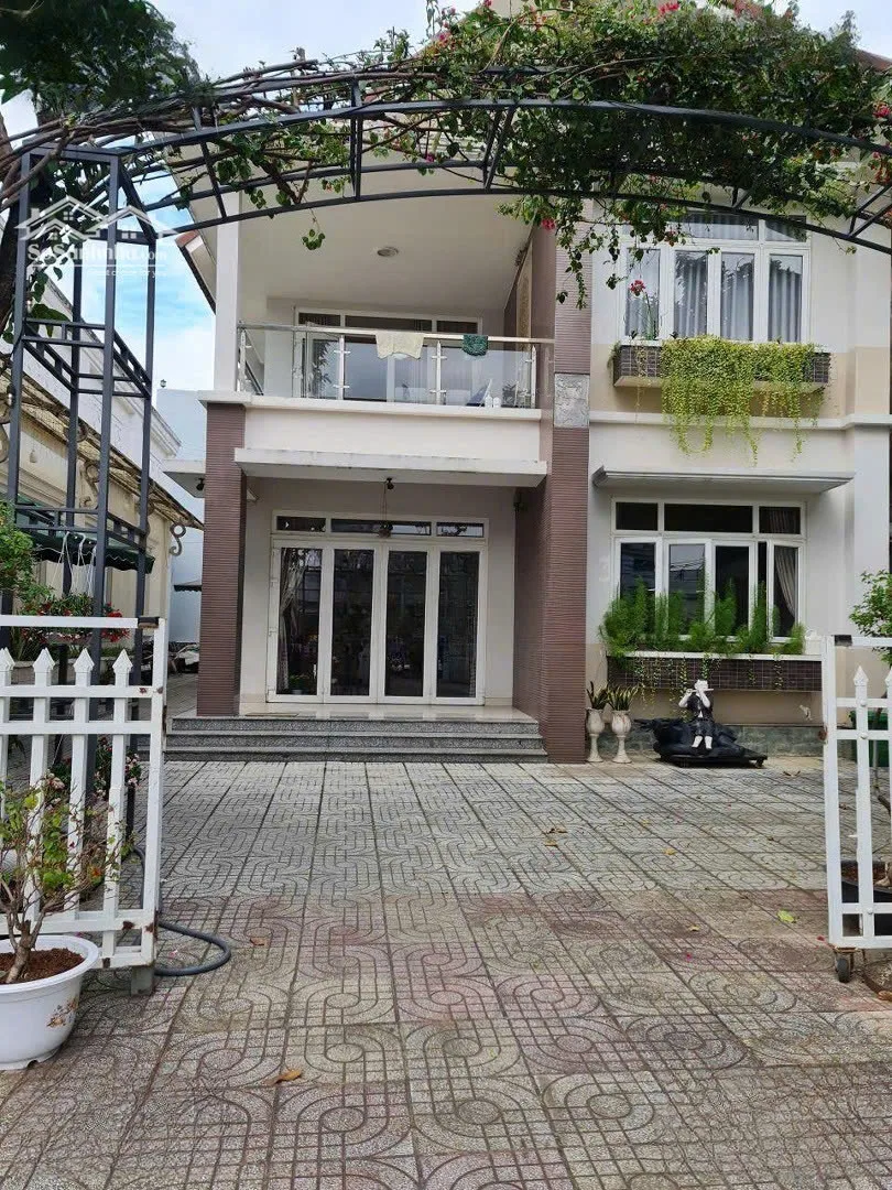 Cho thuê Nhà mặt tiền : 361 Nguyễn Văn Tăng, Quận Thủ Đức. Giá thuê : 350 triệu/tháng