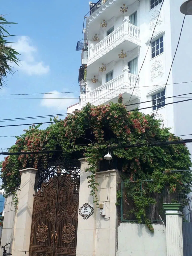 CHO THUÊ Mặt tiền : 52 Lê Trực, Phường 7, Quận Bình Thạnh. Giá thuê : 28 triệu/tháng
