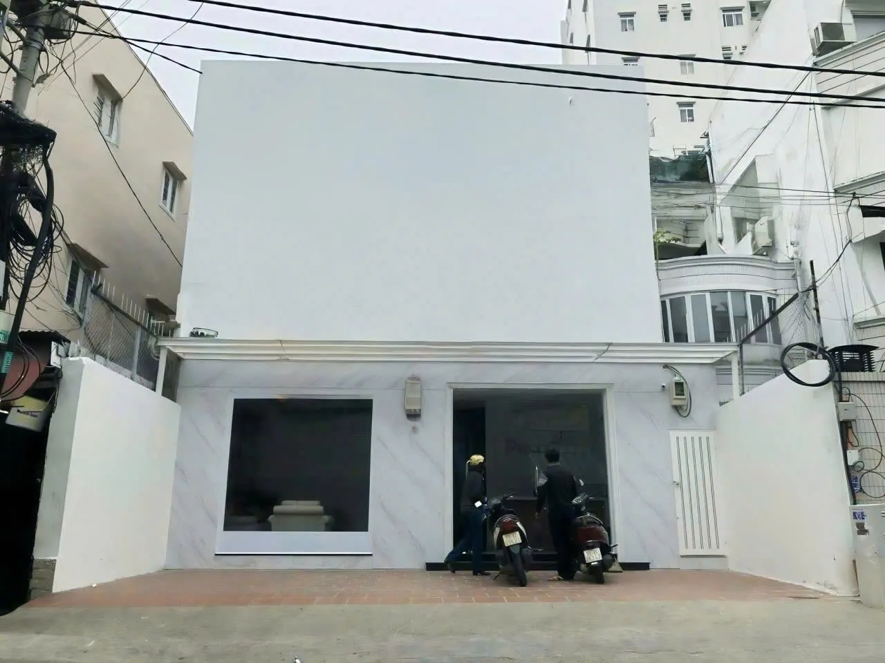 Cho thuê Nhà mặt tiền : 53 Lương Hữu Khánh, Quận 1. Giá thuê : 120 triệu/tháng