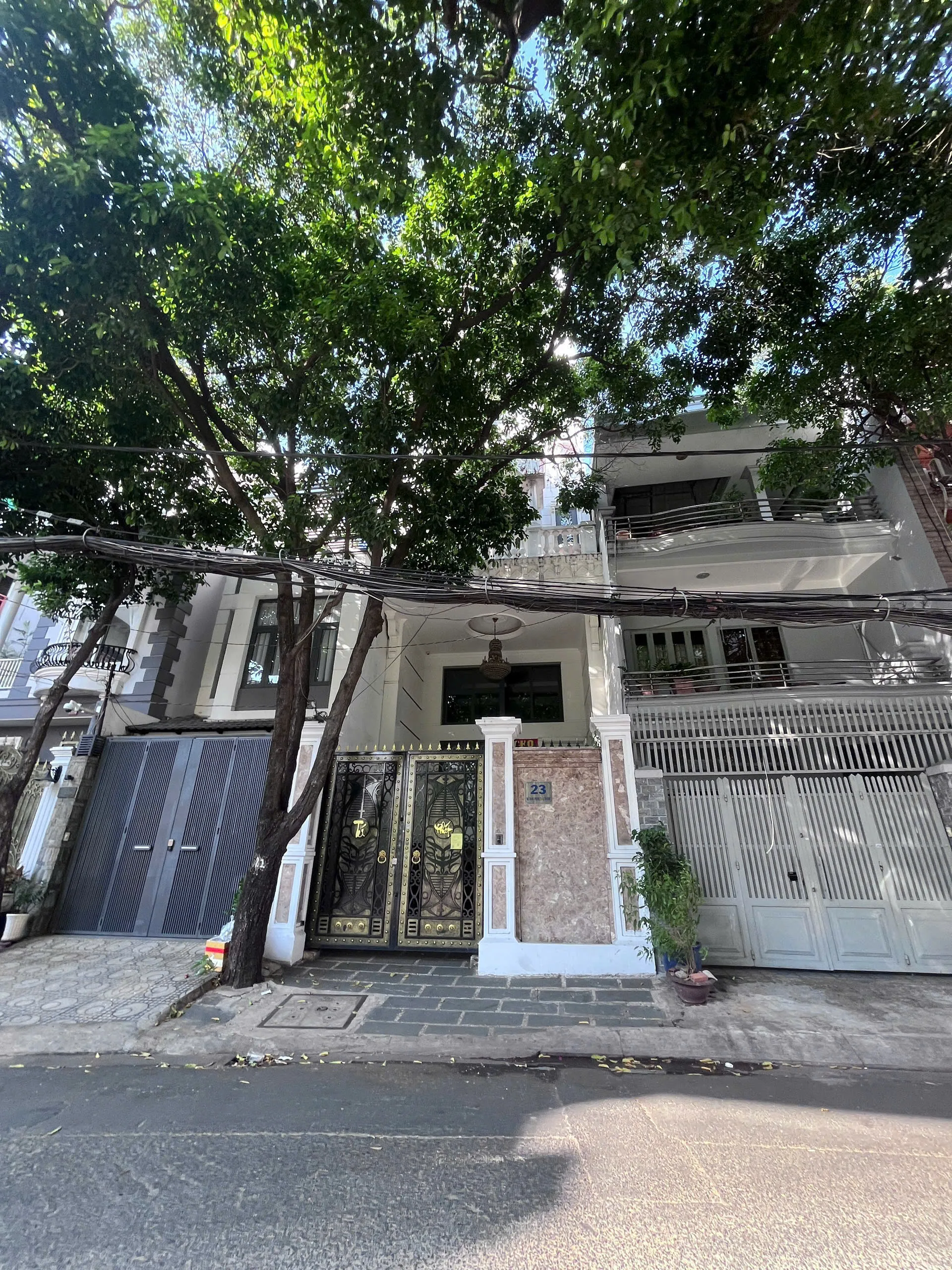 Cho thuê Nhà mặt tiền : 23 Núi Thành, Phường 13, Quận Tân Bình. Giá thuê : 50 triệu/tháng