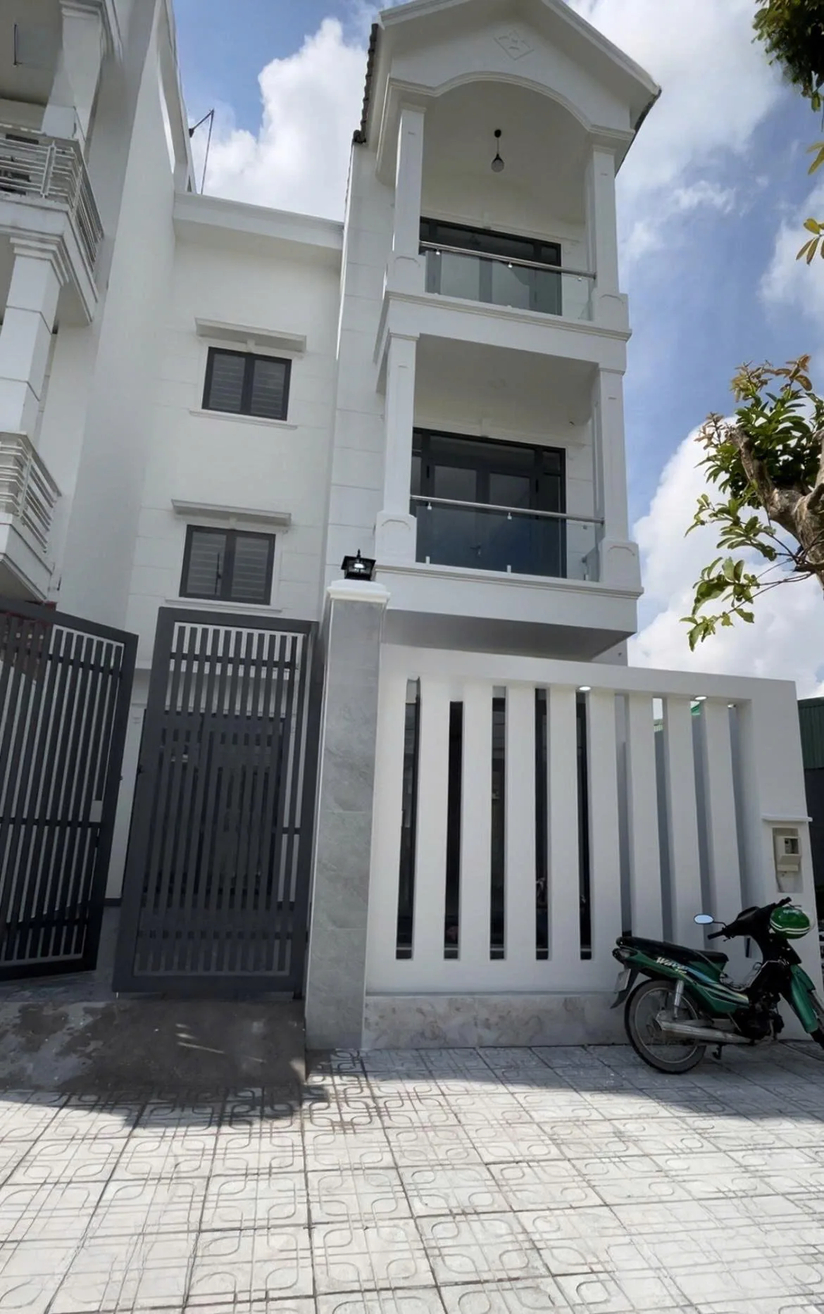 Cho thuê Nhà mặt tiền : 44 Đường 4A, Phường Long Bình, TP. Thủ Đức. Giá thuê : 30 triệu/tháng