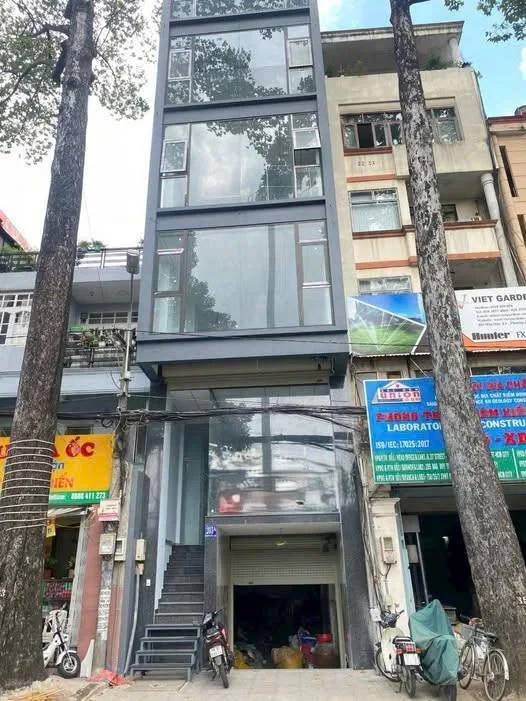 Cho thuê Nhà mặt tiền : 203A Đào Duy Từ, Quận 10. Giá thuê : 150 triệu/tháng