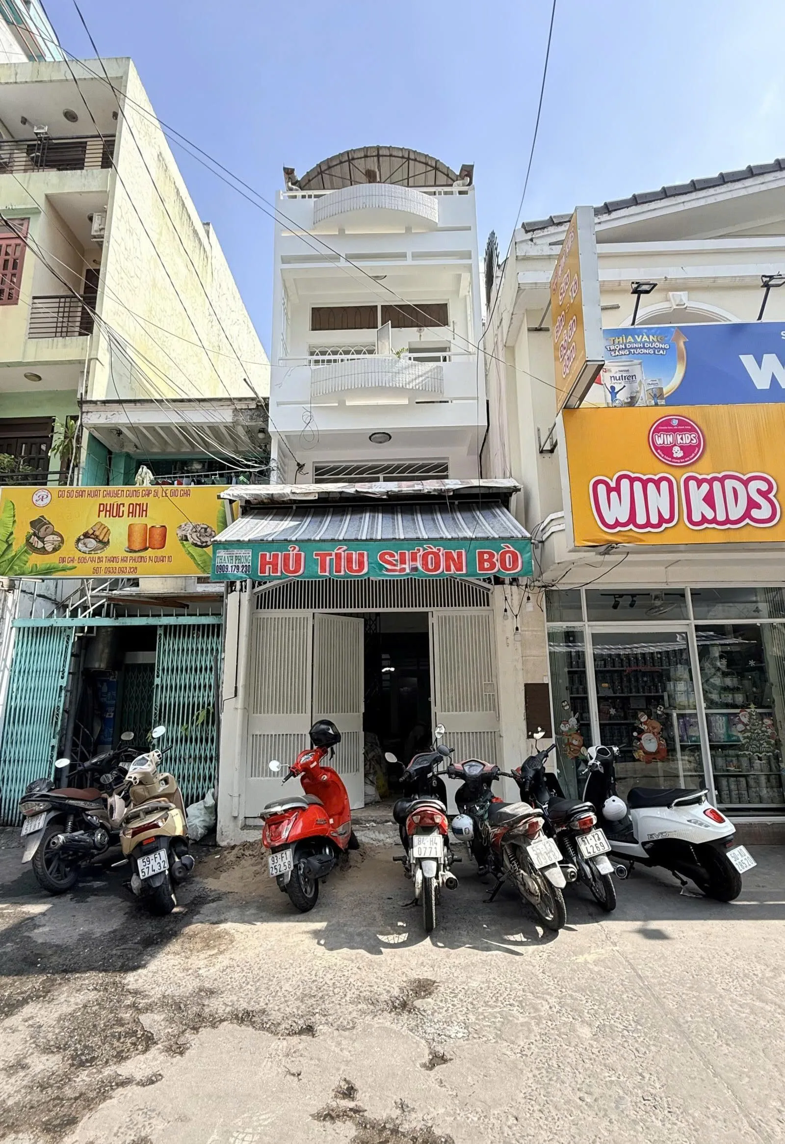 Cho thuê Nhà HXH : 606  Đường 3/2, Phường 14, Quận 10. Giá thuê : 20 triệu/tháng