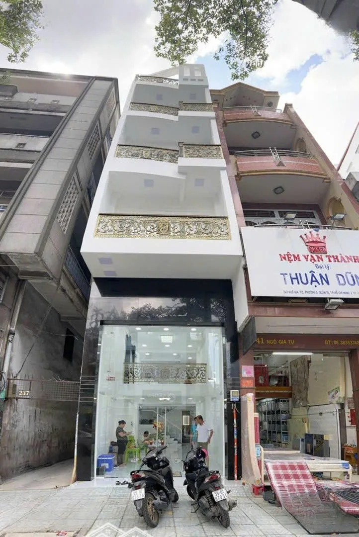 Cho thuê Nhà mặt tiền : 239 Ngô Gia Tự, Phường 3, Quận 10. Giá thuê : 66 triệu/tháng