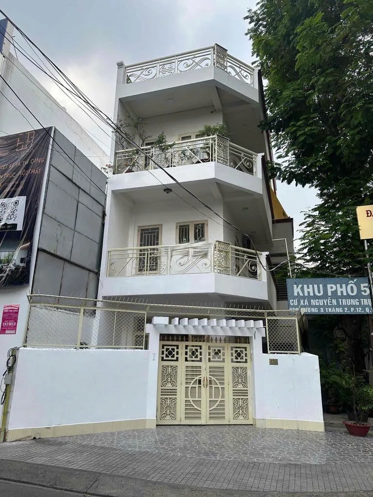 Cho thuê Mặt Bằng : 438  Đường 3 Tháng 2, Quận 10. Giá thuê : 32,8 triệu/tháng