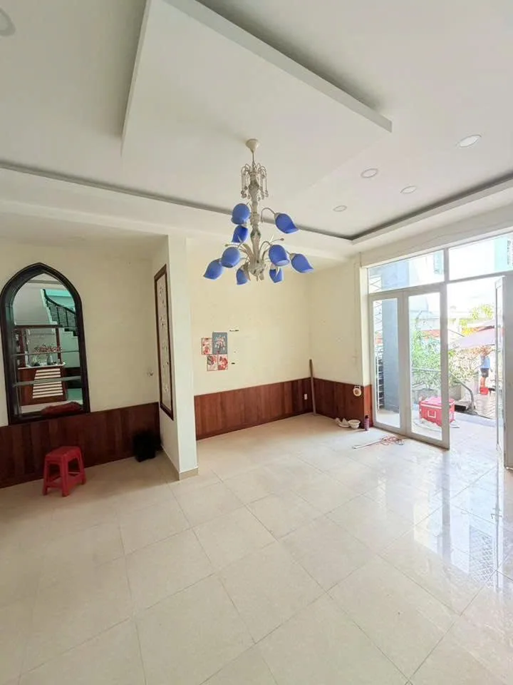 Cho thuê Nhà : 142/11 Thoại Ngọc Hầu, Quận Tân Phú. Giá thuê : 45 triệu/tháng
