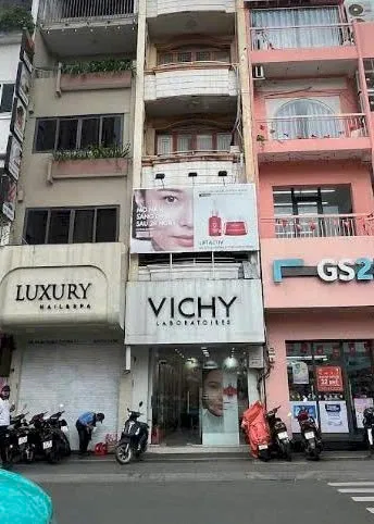 Cho thuê Nhà mặt tiền : 258 Hai Bà Trưng, Quận 1. Giá thuê : 208 triệu/tháng