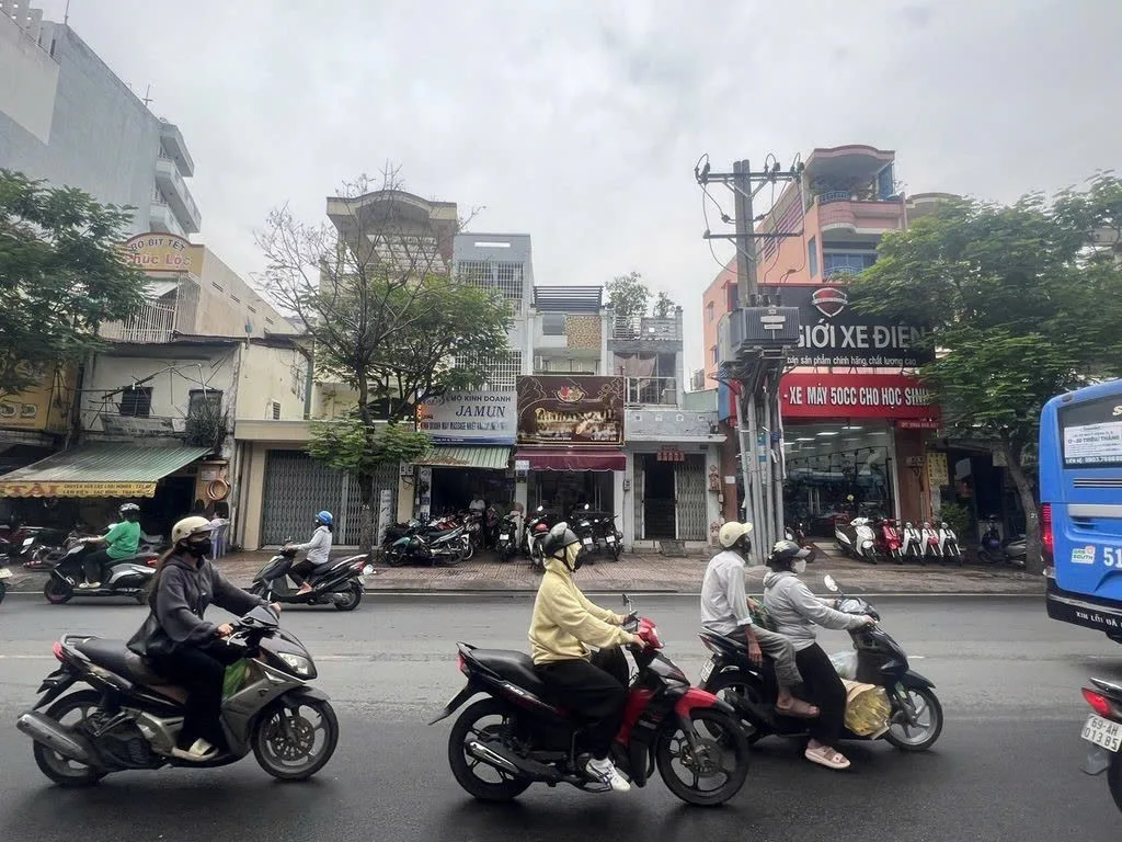 Cho thuê Nhà : 212 Âu Cơ, Phường 9, Quận Tân Bình. Giá thuê : 25 triệu/tháng