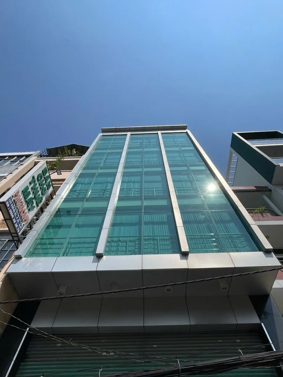 Cho thuê Nhà : 120 Nguyễn Văn Thương, Phường 25, Quận Bình Thạnh. Giá thuê : 130 triệu/tháng (NET)