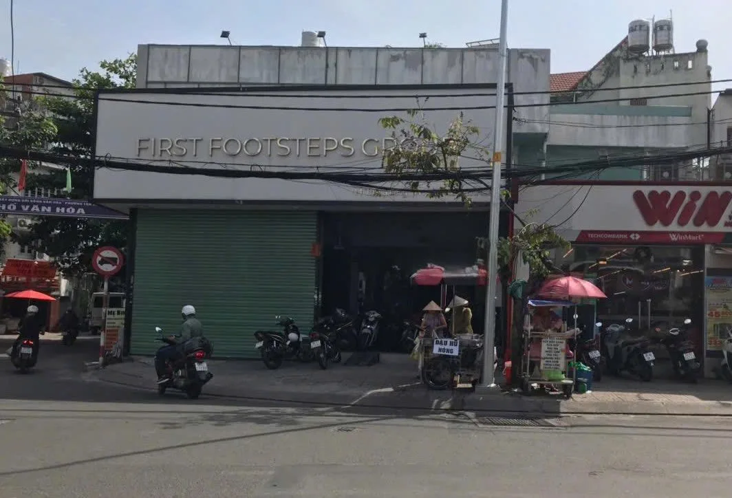 Cho thuê Nhà Góc : 44 Thăng Long, Quận Tân Bình. Giá thuê : 100 triệu/tháng