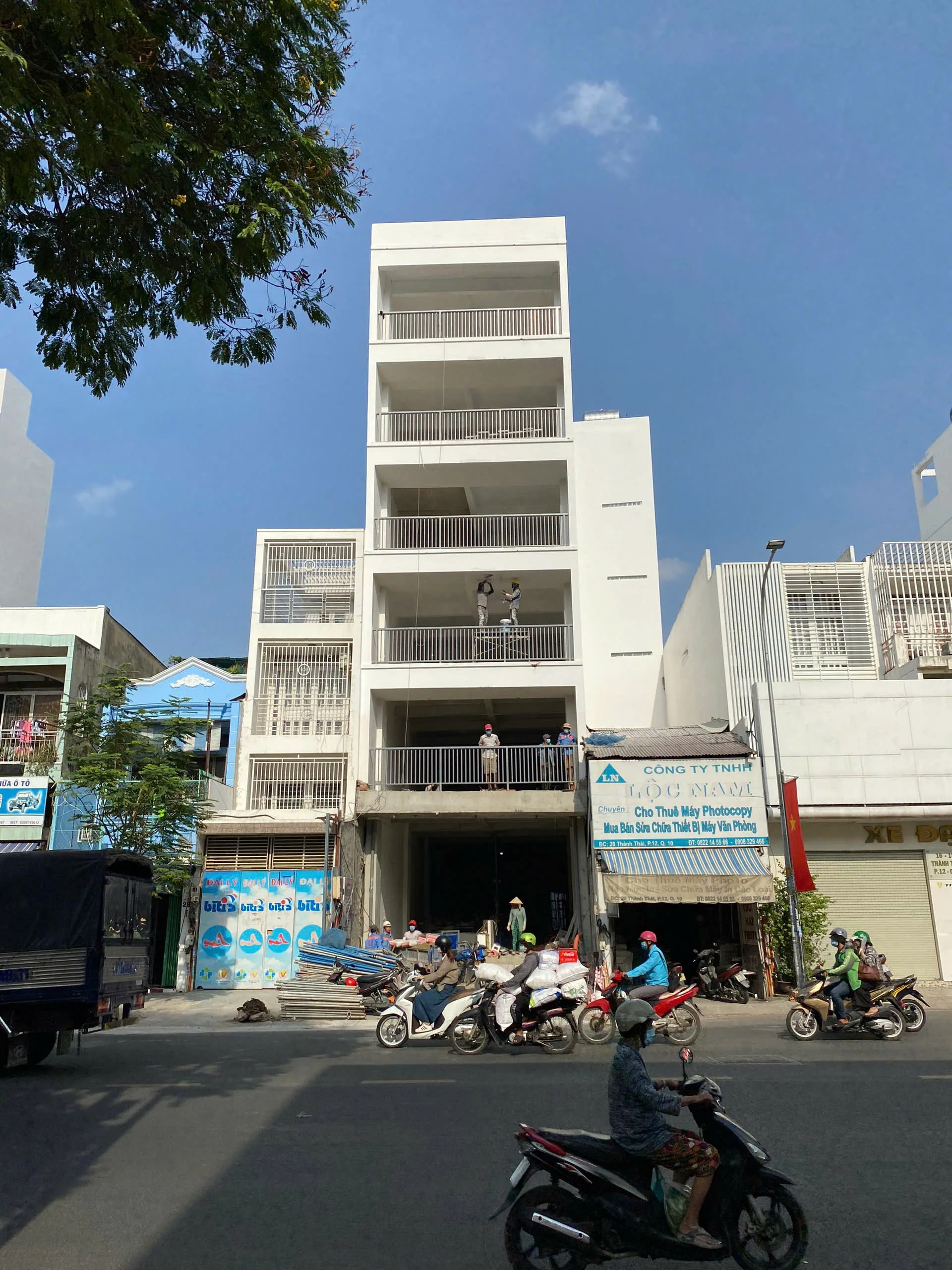 Cho thuê Nhà mặt tiền : 22-24 Thành Thái, Phường 12, Quận 10 (P. Hòa Hưng). Giá thuê : 300 triệu/thá