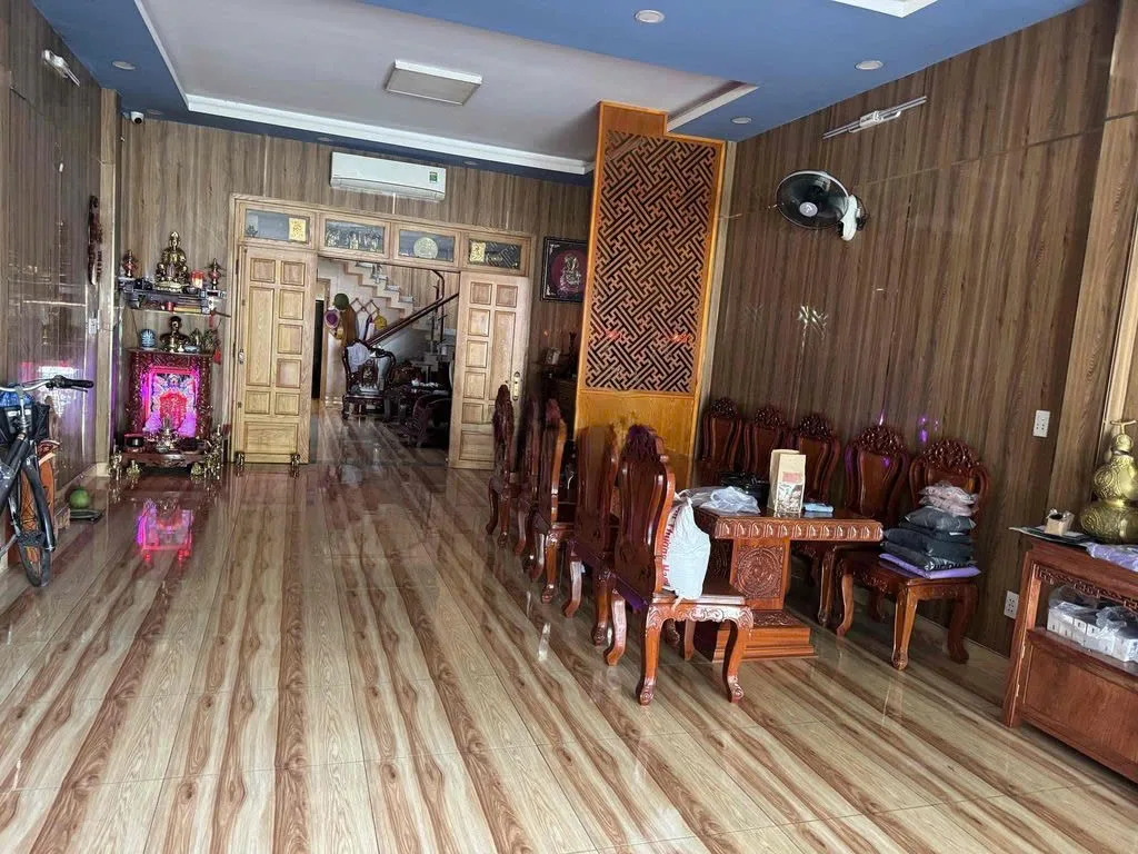 Cho thuê Nhà mặt tiền : 460 Bình Quới, Phường 28, Quận Bình Thạnh. Giá thuê : 25 triệu/tháng