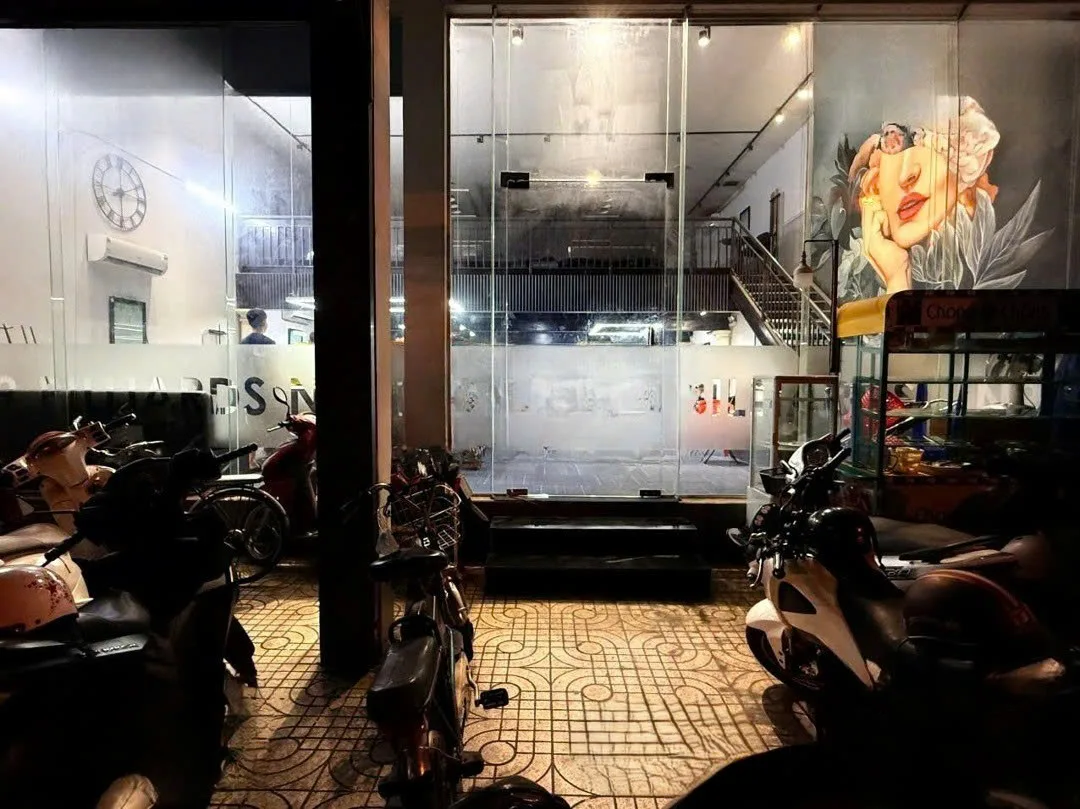 Cho thuê Nhà mặt tiền : 411 Tạ Quang Bửu, Phường 2, Quận 8. Giá thuê : 70 triệu/tháng