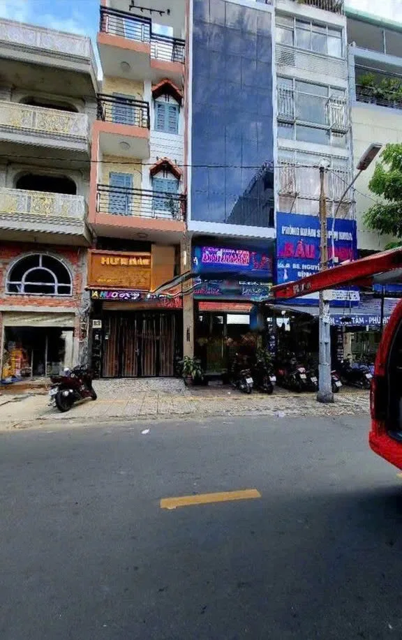 Cho thuê Nhà mặt tiền : 83 Phạm Hữu Chí, Phường 12, Quận 5. Giá thuê : 30 triệu/tháng