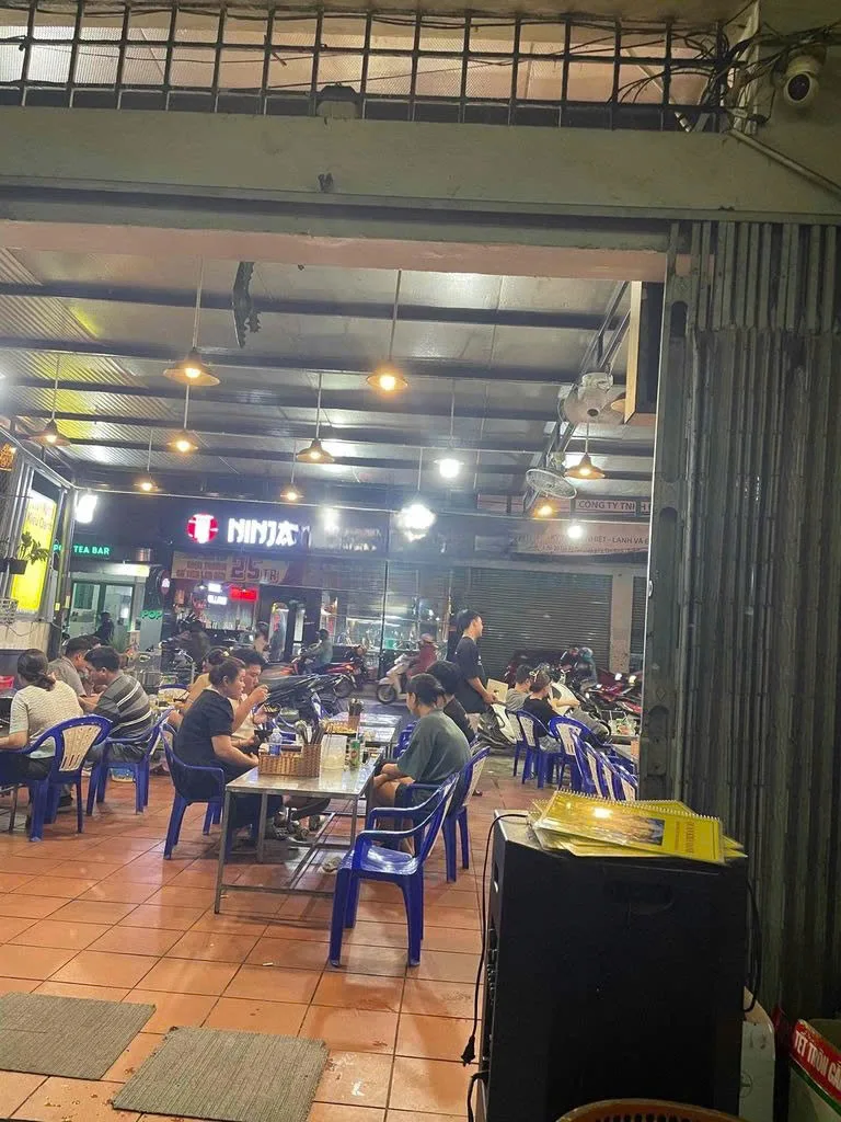 Cho Thuê Nhà Mặt Tiền : 33 Tân Kỳ Tân Quý, Phường 13, Quận Tân Bình. Giá thuê : 35 triệu/tháng