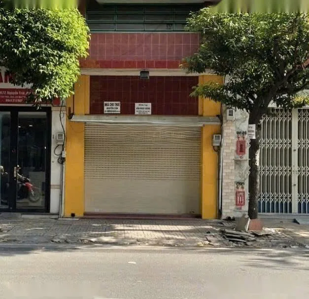 Cho thuê Nhà mặt tiền : 670 Nguyễn Trãi, Phường 11, Quận 5. Giá thuê : 22 triệu/tháng