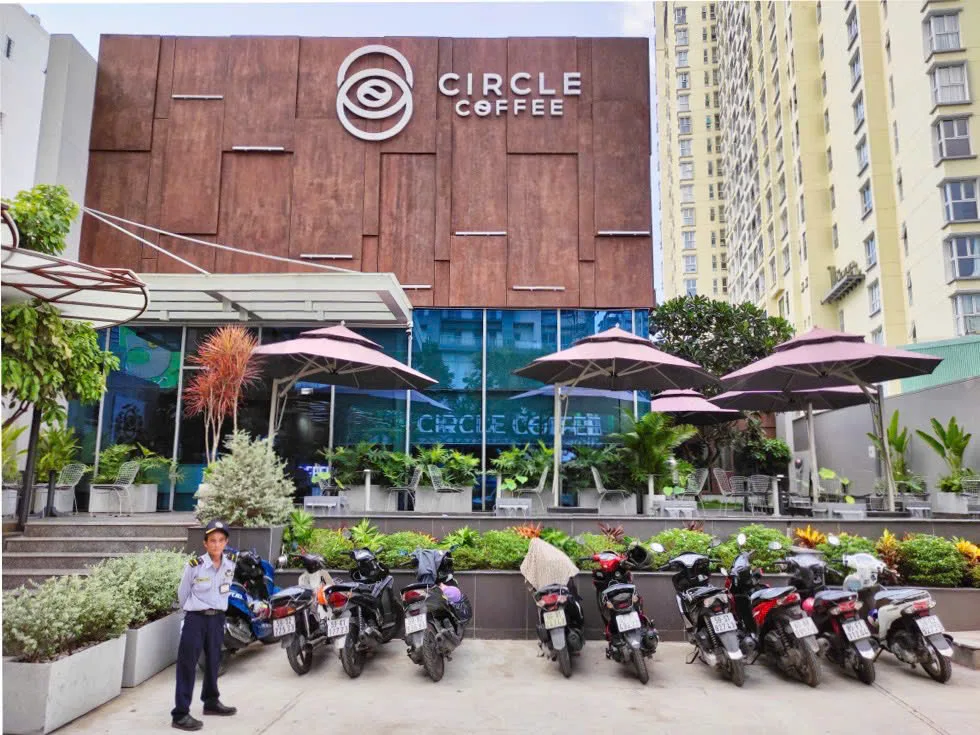 Cho thuê Nhà mặt tiền : 60-62 Nguyễn Thị Thập, Quận 7. Giá thuê : 350 triệu/tháng
