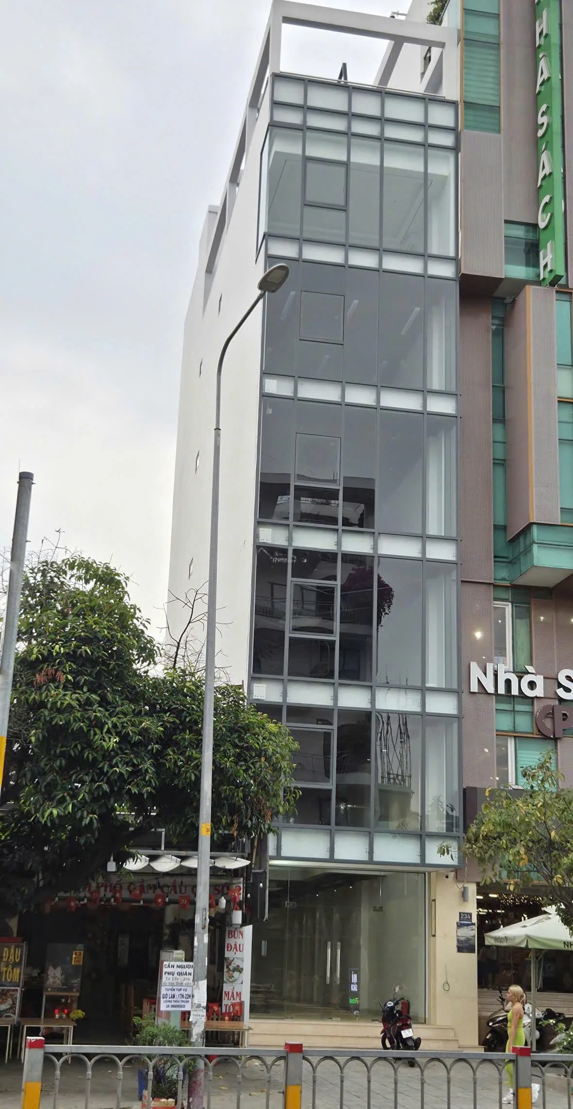 Cho Thuê Tòa Nhà : 236 Tây Thạnh, Quận Tân Phú. Giá thuê : 110 triệu/tháng
