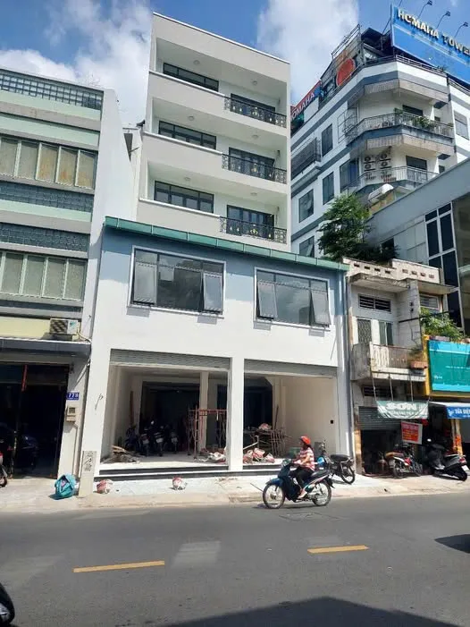Cho thuê Nhà mặt tiền : 775 – 777 Lạc Long Quân, Quận Tân Bình. Giá thuê : 60 triệu/tháng