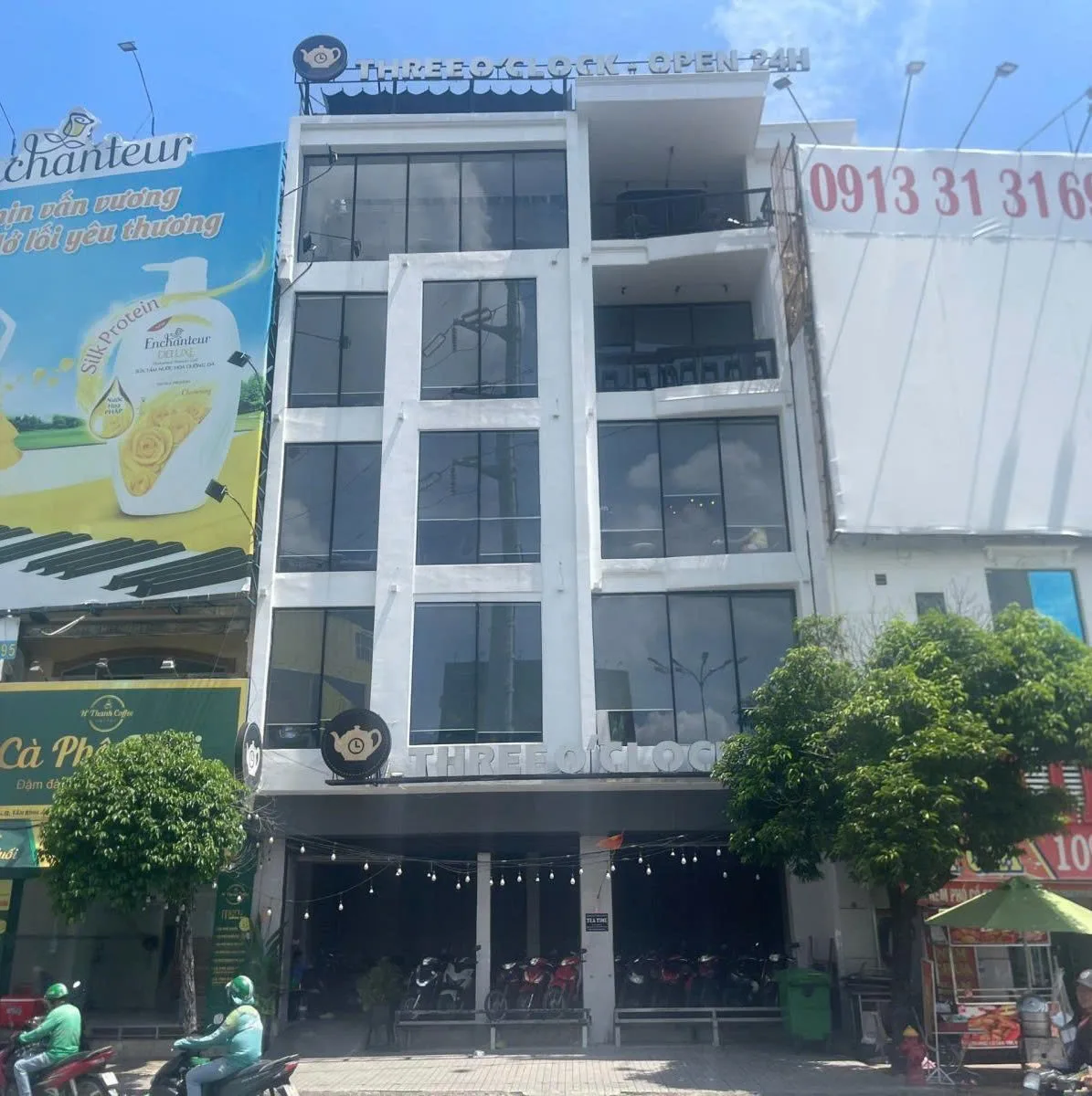 Cho thuê Nhà mặt tiền : 22 Âu Cơ, Phường 9, Quận Tân Bình. Giá thuê : 200 triệu/tháng