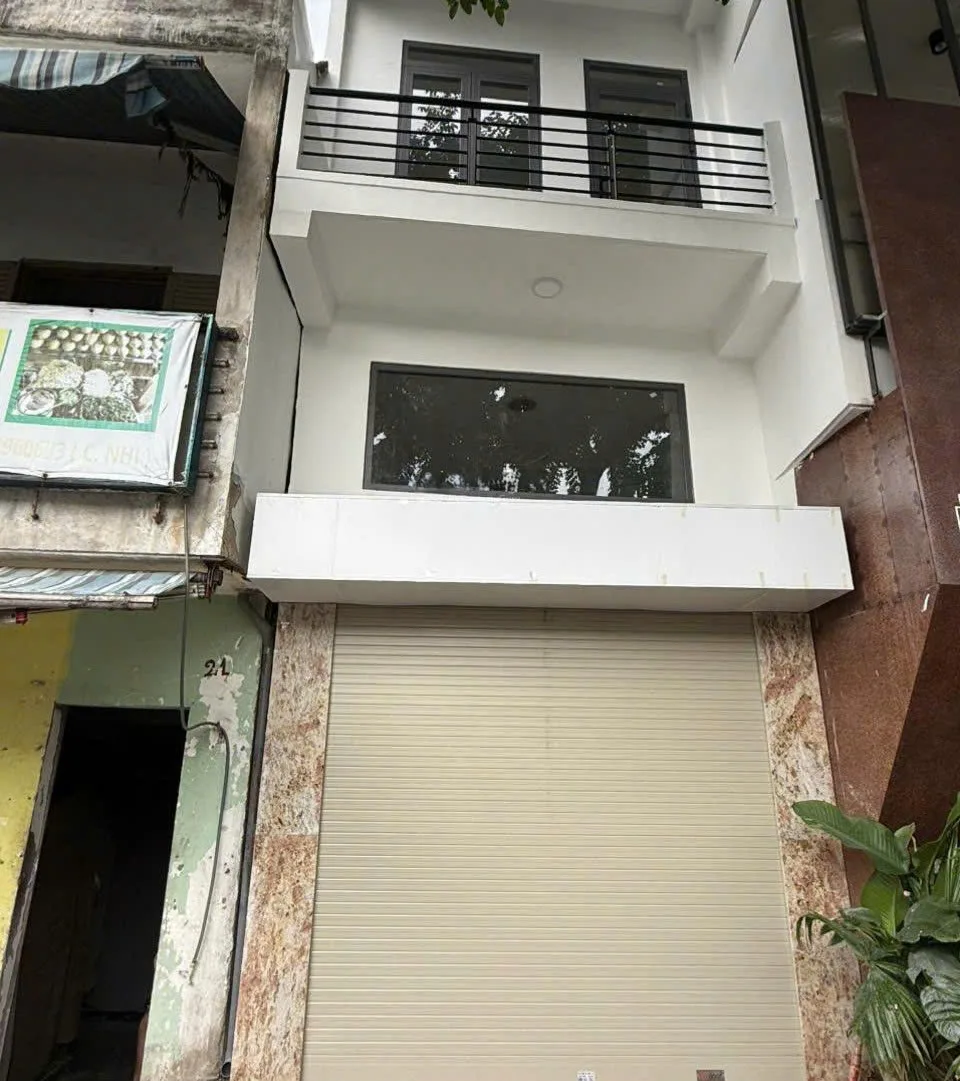Cho thuê Nhà mặt tiền : 23 Phạm Văn Đồng, Phường 3, Quận Gò Vấp. Giá thuê : 35 triệu/tháng