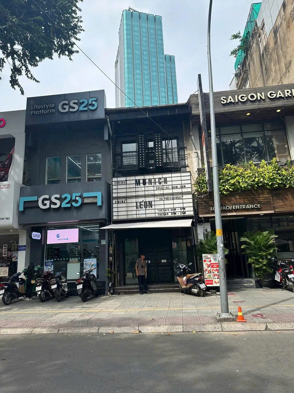 Cho thuê Nhà mặt tiền : 112 Hồ Tùng Mậu, Quận 1. Giá thuê : 7.000 USD/tháng