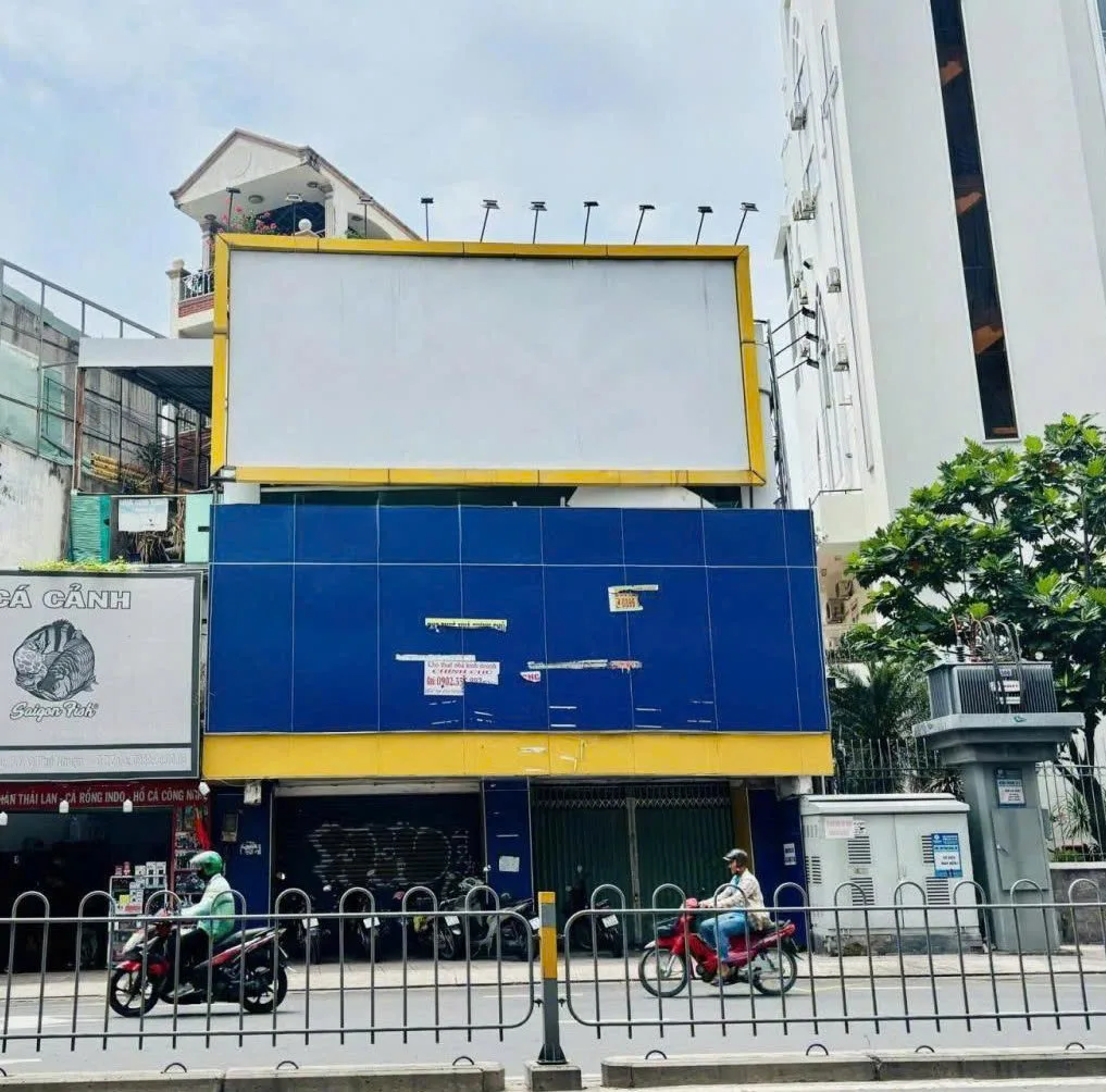Cho thuê Nhà mặt tiền : 107 – 107A Phan Đăng Lưu, Quận Phú Nhuận. Giá thuê : 85 triệu/tháng