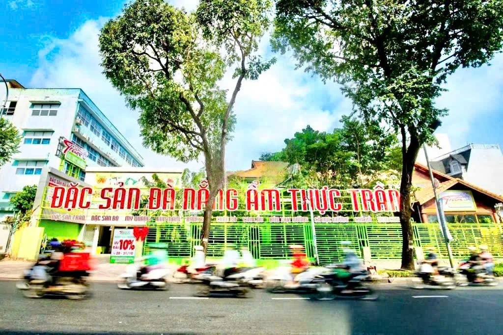 CHO THUÊ NHÀ MẶT TIỀN : 276–278 VÕ THỊ SÁU, PHƯỜNG 7, QUẬN 3. GIÁ THUÊ : 450 TRIỆU/THÁNG