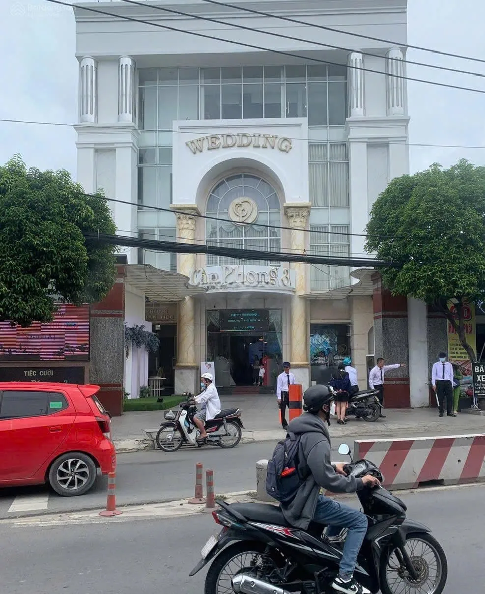 Cho thuê Nhà mặt tiền : 233 Lê Văn Khương, Quận 12. Giá thuê : 180 triệu/tháng