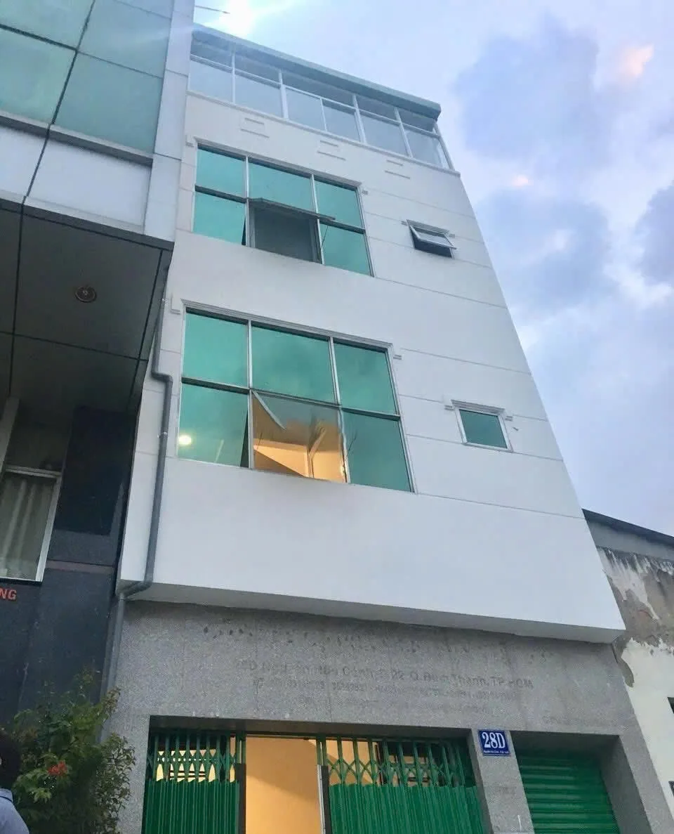 Cho thuê Nhà mặt tiền : 28D Nguyễn Hữu Cảnh, Quận Bình Thạnh. Giá thuê : 22 triệu/tháng