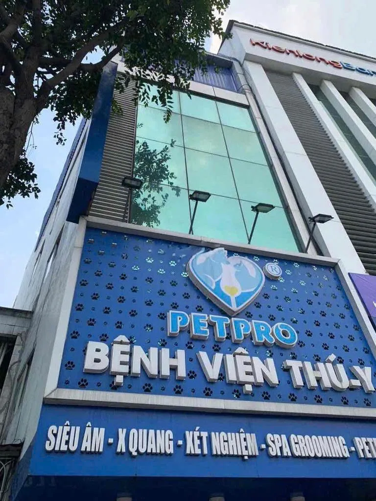 Cho thuê Nhà mặt tiền : 277 Kinh Dương Vương, Quận Bình Tân. Giá thuê : 35 triệu/tháng