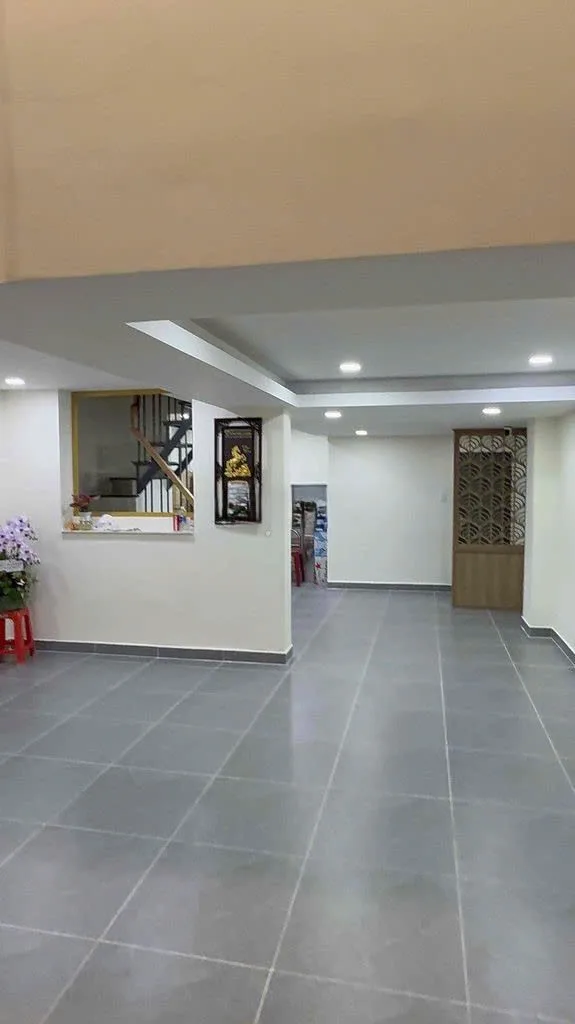 Cho thuê nhà mặt tiền 1061 Hoàng Sa, P.11, Q.3. Giá thuê: 24 triệu/tháng