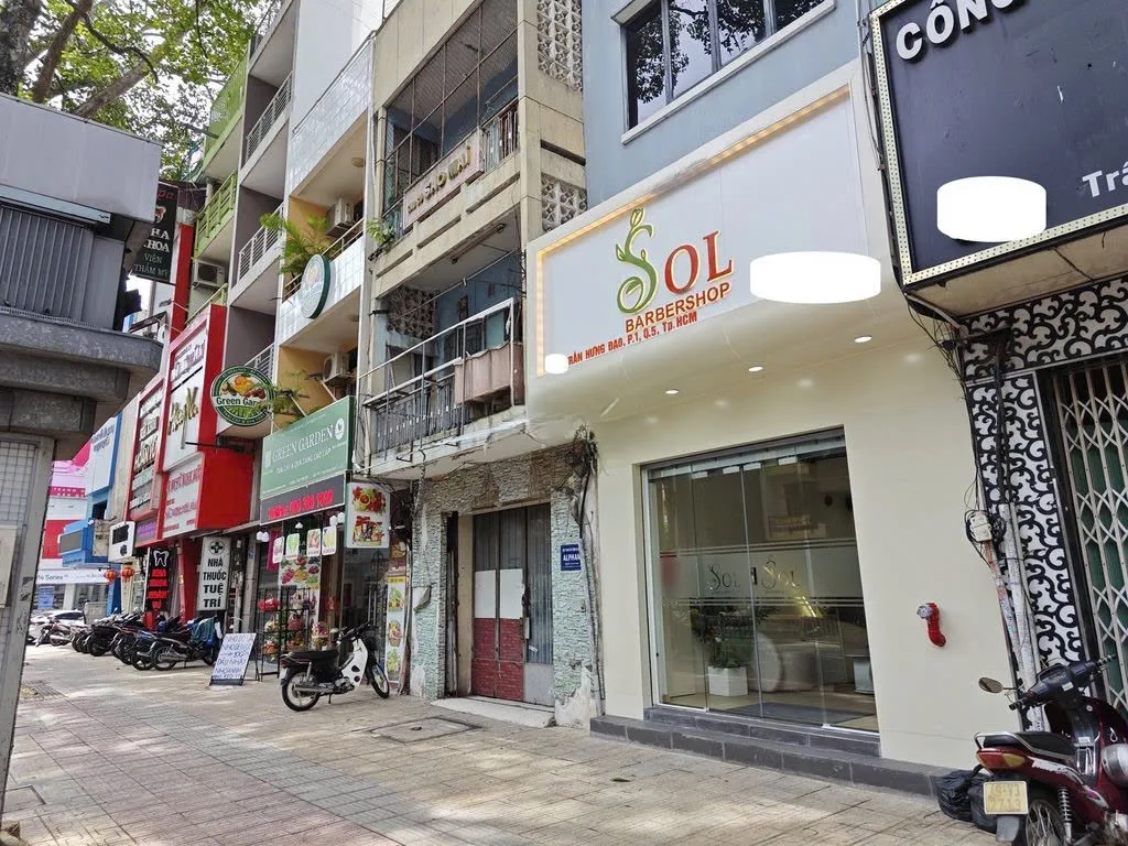 Cho thuê nhà mặt tiền 803 Trần Hưng Đạo – Quận 5. Giá thuê: 60 triệu/tháng