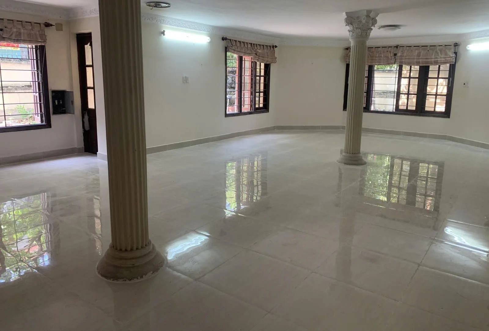 Cho thuê Biệt Thự Mặt Tiền 34 Thái Ly, P. Thảo Điền, TP. Thủ Đức. Giá thuê: 95 triệu/tháng