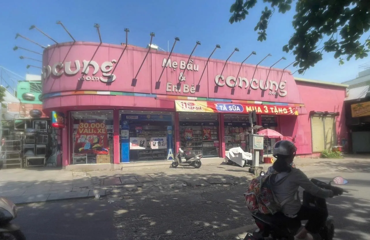 Cho thuê nhà góc – 484 Lũy Bán Bích, Q. Tân Phú. Giá thuê: 100 triệu/tháng