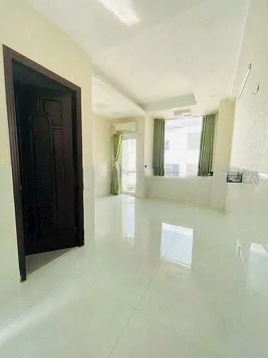 Cho thuê nhà mặt tiền 4 Hoa Sữa, Q. Phú Nhuận. Giá thuê: 35 triệu/tháng