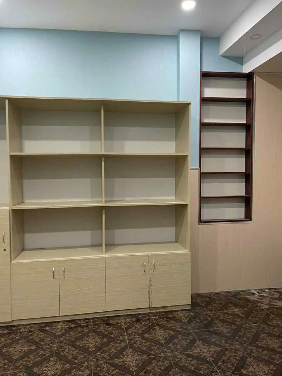 Cho thuê nhà mặt tiền 572 Điện Biên Phủ, P.11, Q.10. Giá thuê: 30 triệu/tháng