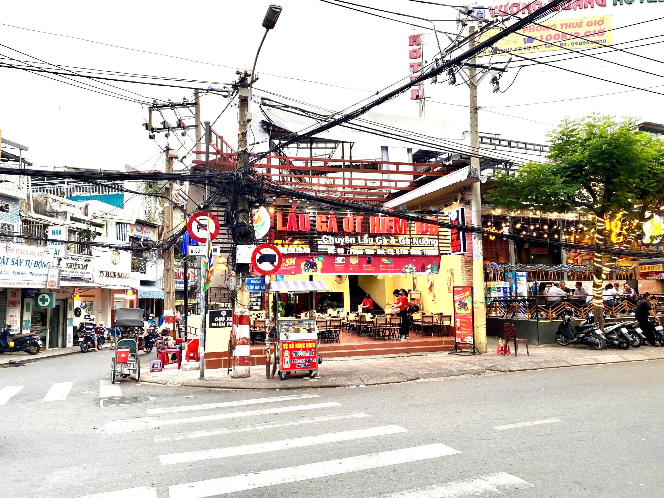 Cho thuê nhà  mặt 63 Phạm Văn Hai & Bùi Thị Xuân, Quận Tân Bình. Giá thuê: 130 triệu/tháng