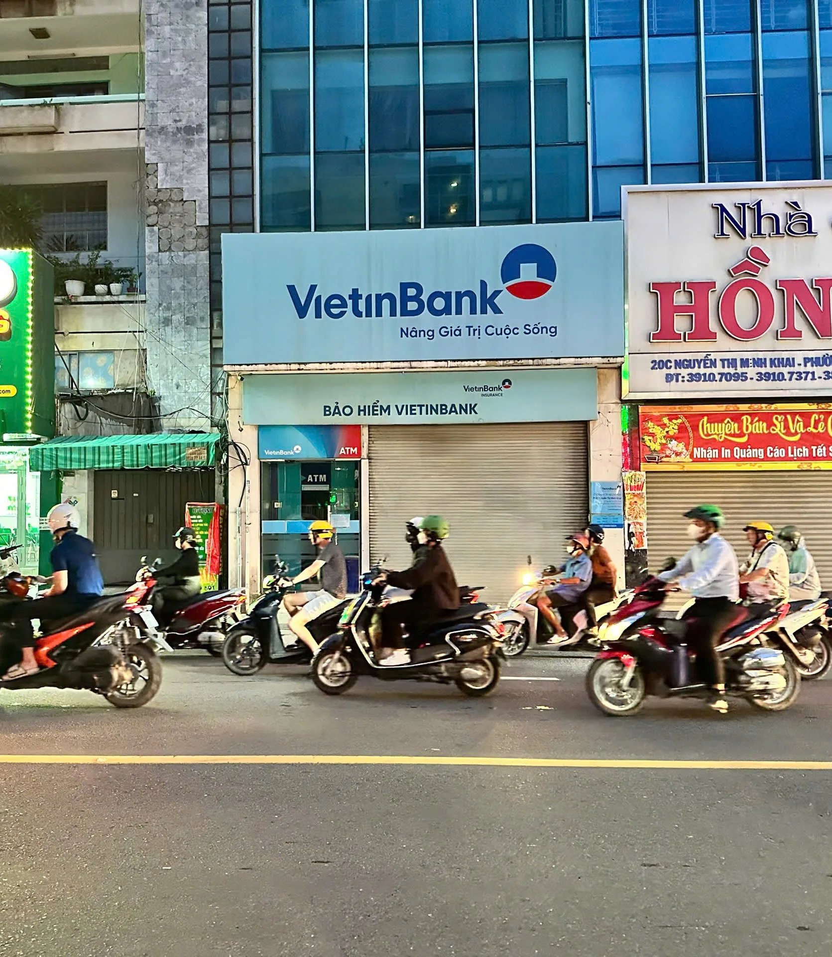Cho thuê nhà  mặt 20 Nguyễn Thị Minh Khai, Quận 1. Giá thuê: 12.000 USD/tháng
