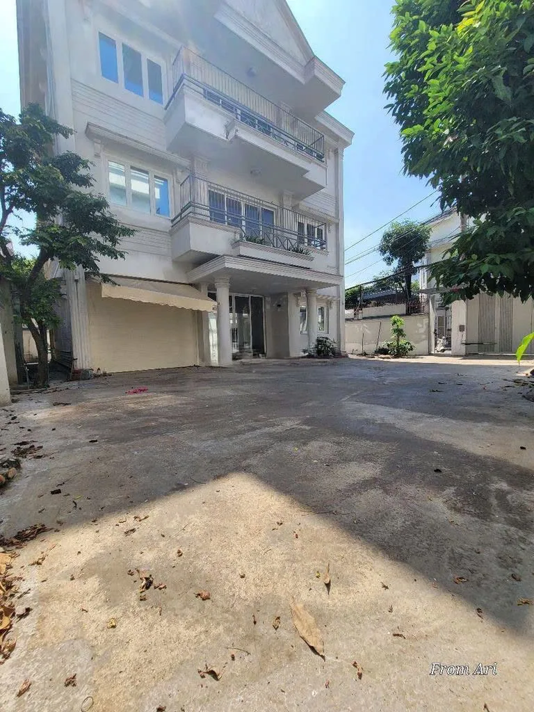 Cho Thuê Nhà : 82 Bình Quới, Phường 27, Quận Bình Thạnh. Giá thuê : 95 triệu/tháng