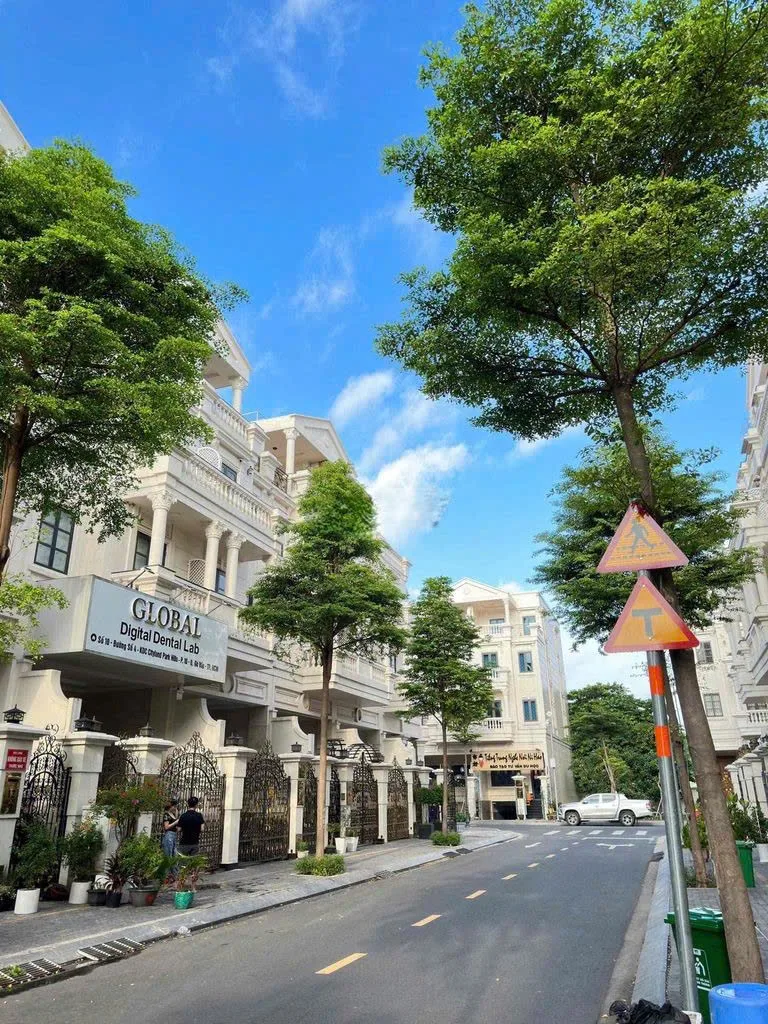 Cho Thuê Nhà : 10 Đường Số 4, KDC CityLand, Phường 10, Quận Gò Vấp. Giá thuê : 41 triệu/tháng