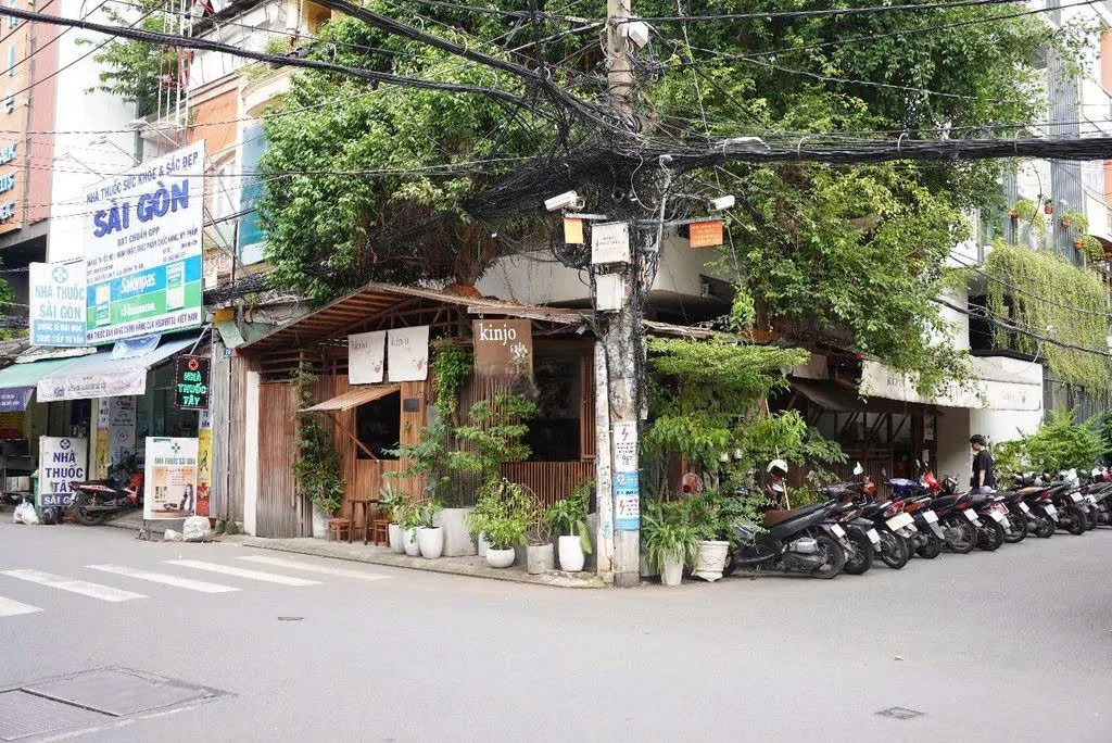 Cho thuê Nhà Góc  2 mặt tiền: 13 Quách Văn Tuấn, Quận Tân Bình. Giá thuê : 75 triệu/tháng