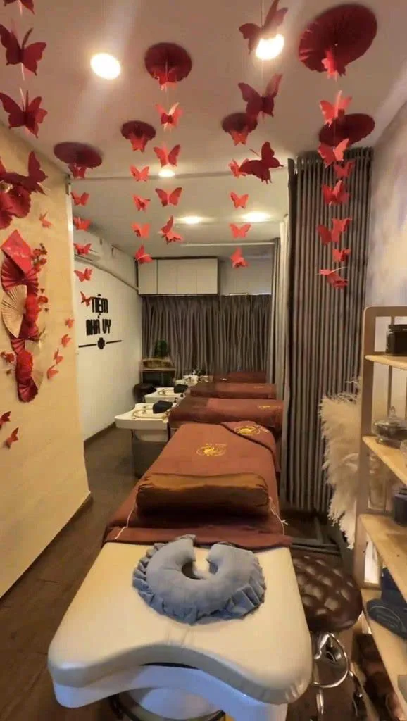 Cho thuê nhà 547 Nguyễn Đình Chiểu, P.2, Quận 3. Giá thuê: 20 triệu/tháng