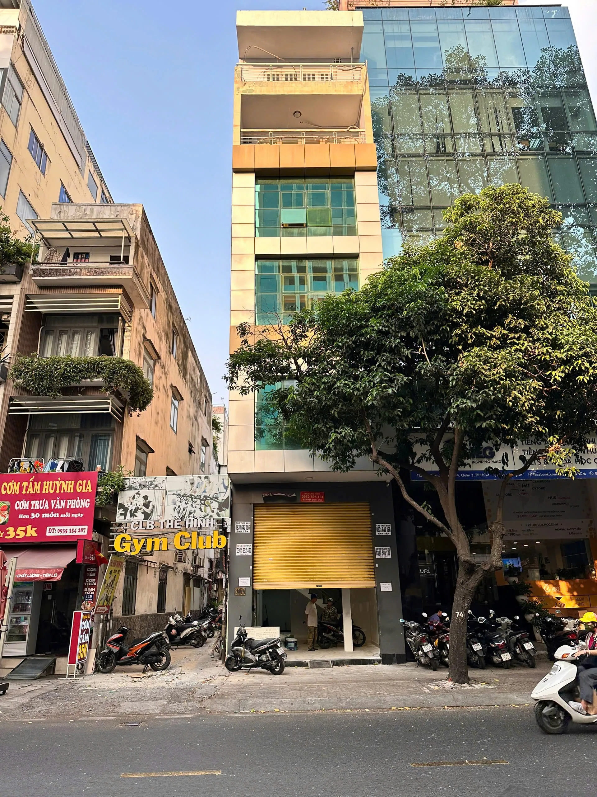 Cho thuê nhà mặt tiền 114 Cao Thắng, Quận 3. Giá thuê: 70 triệu/tháng
