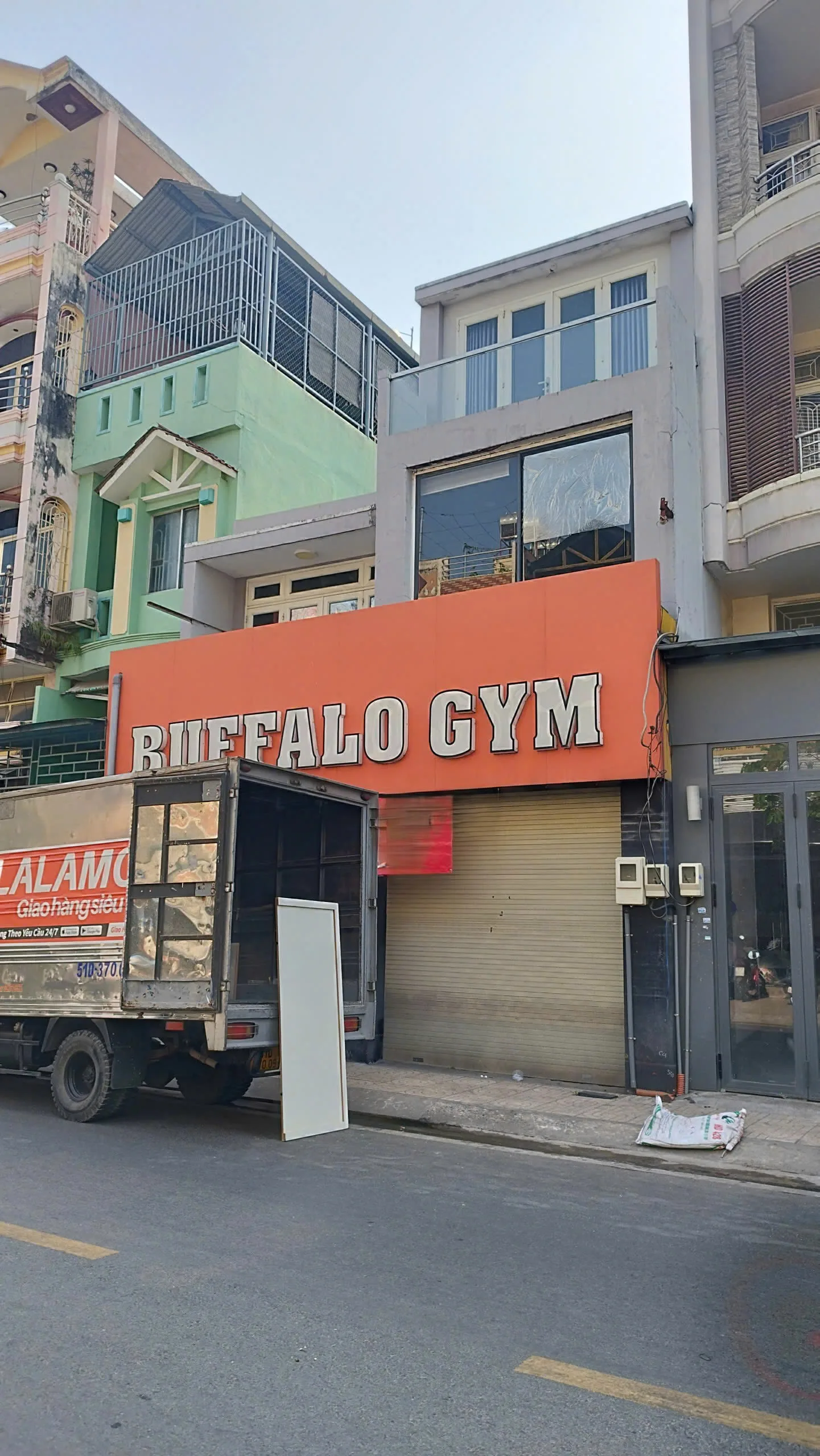 Cho thuê nhà mặt tiền 37–39 Chấn Hưng, Q. Tân Bình. Giá thuê: 35 triệu/tháng