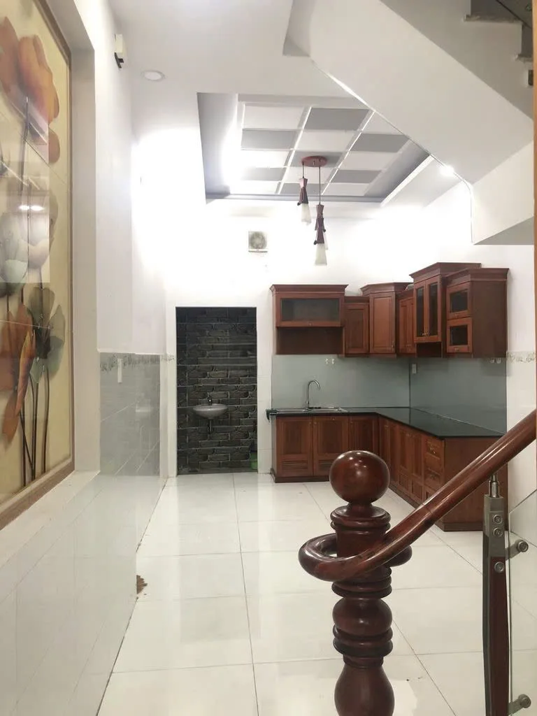 Cho thuê nhà mặt tiền – 137A Âu Cơ, P.14, Q.11. Giá thuê: 30 triệu/tháng