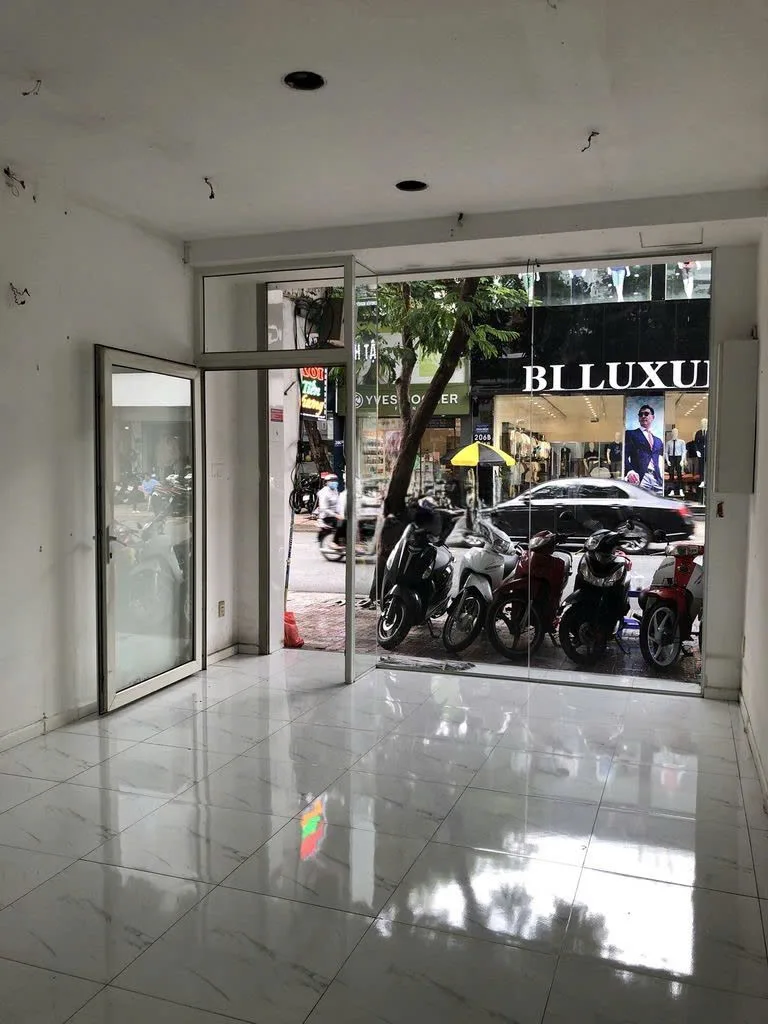 Cho thuê nhà mặt tiền – 245R Lê Văn Sỹ, P.13, Q.Phú Nhuận. Giá thuê: 45 triệu/tháng