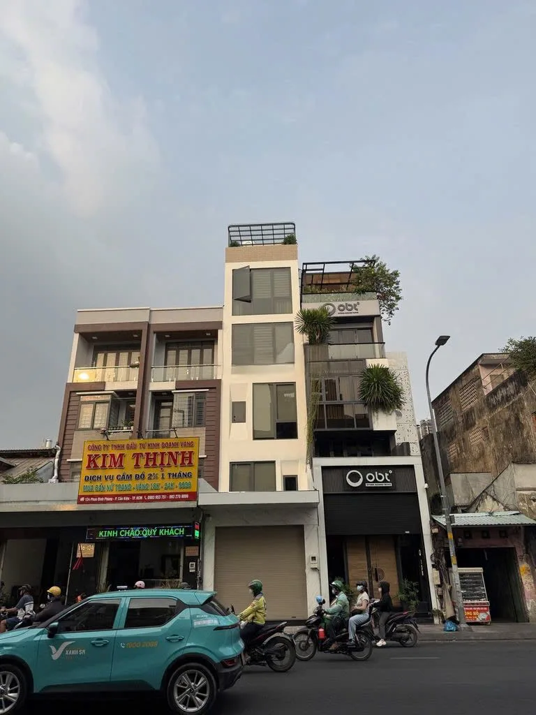 Cho thuê Mặt Bằng : 132 Phan Đình Phùng, Quận Phú Nhuận. Giá thuê : 40 triệu/tháng