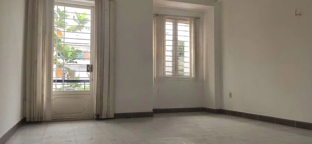 Cho thuê Nhà mặt tiền : 142 Nguyễn Sỹ Sách, Phường 15, Quận Tân Bình. Giá thuê : 21.5 triệu/tháng